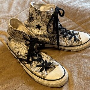 Converse Women's Floral Black and White High-Tops Sz 8
